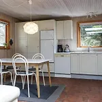 Dom wakacyjny 2 Bedroom Gorgeous In