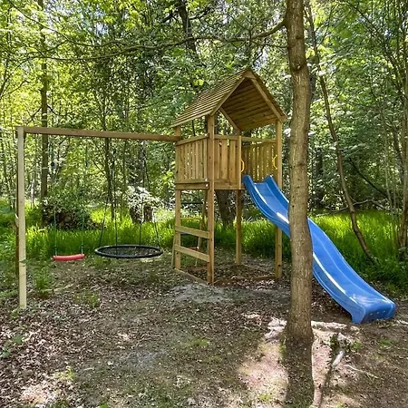2 Bedroom Gorgeous In Hébergement de vacances
