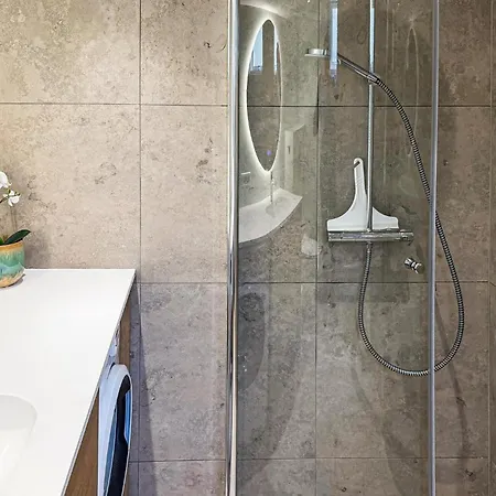 2 Bedroom Gorgeous In Dom wakacyjny *